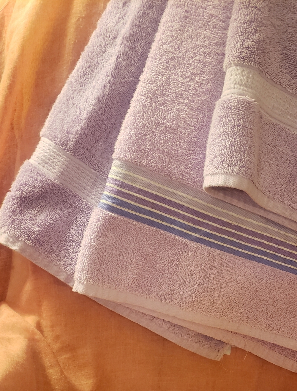 Lovely Real Living Spring Lavender Bath Towels - Set of 3. Excellent Condition.